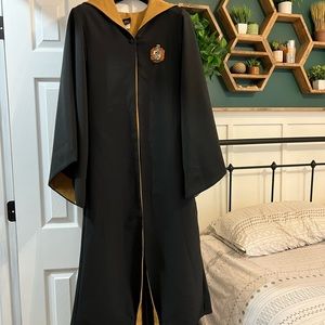 Official Hufflepuff Robe *Adult XS* from the Wizarding World of Harry Potter